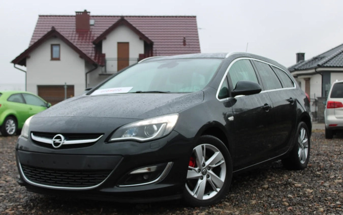 Opel Astra cena 28800 przebieg: 175000, rok produkcji 2013 z Tarnogród małe 562